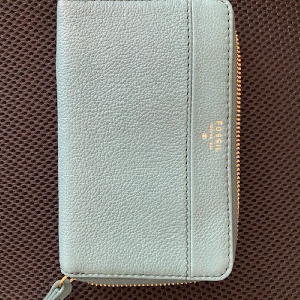 Fossil Tiegan Wristlet in teal green